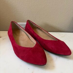 VIONIC Red Suede Pointy Ballet Flats Caballo Size 9